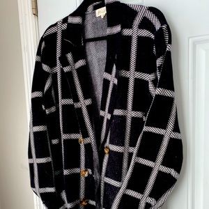 Woman’s soft sweater/blazer. Size XL